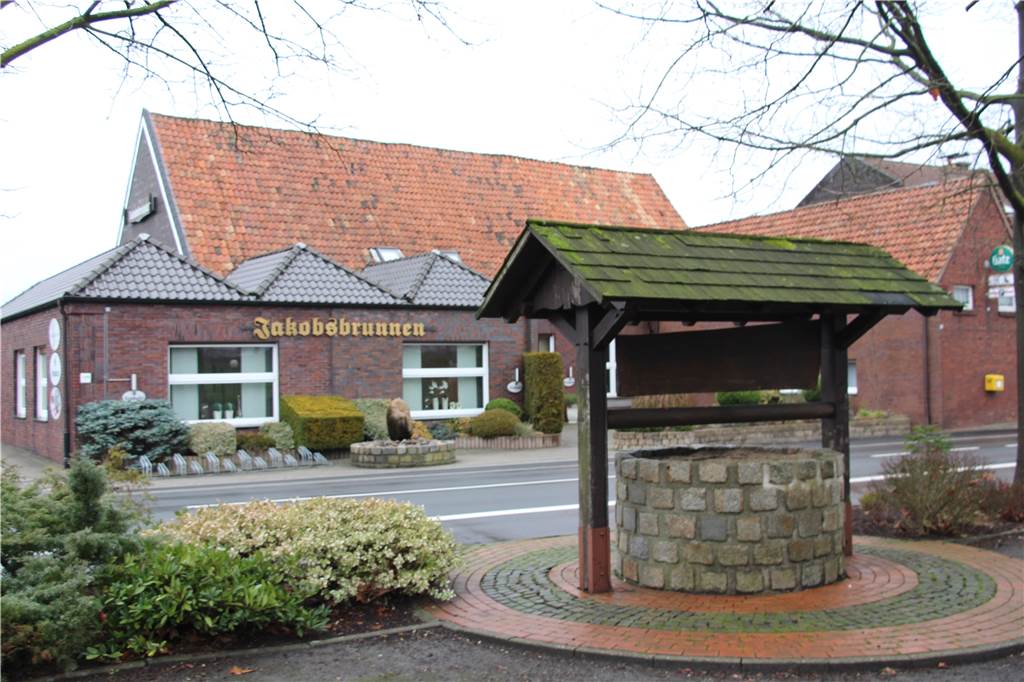 Corona-Regeln in Restaurants: Wie viele Bußgelder musste die Stadt Selm schon verhängen? Annette Heitmann vom Jakobsbrunnen, sagt, dass die Kontrollen sein müssen.