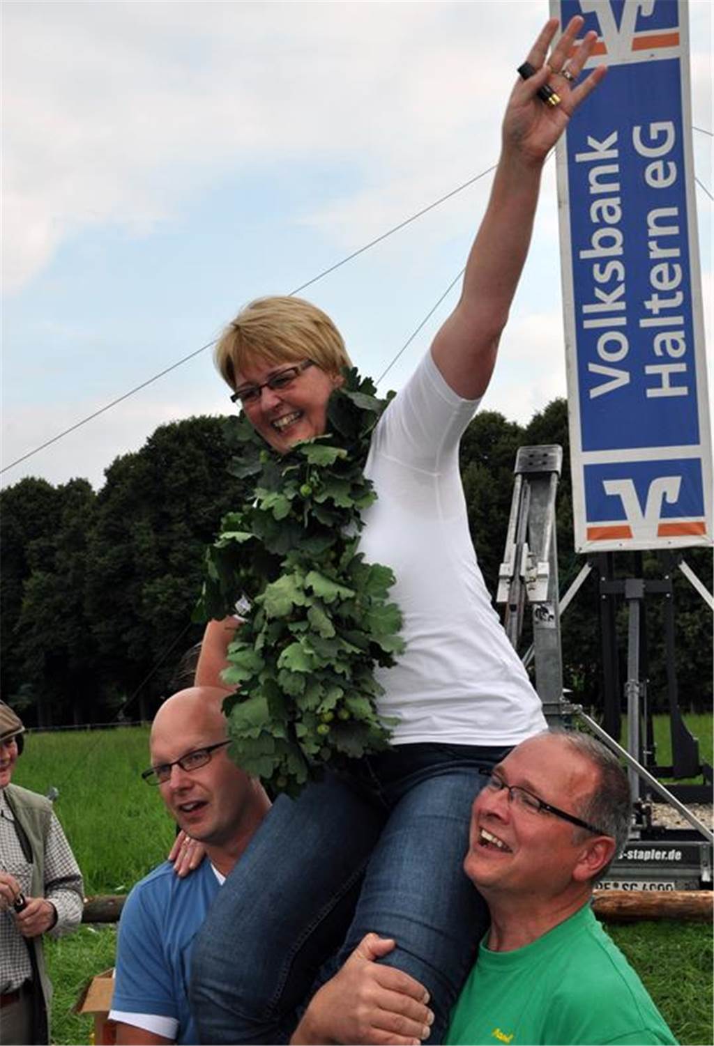 Schützenwesen und Frauen: So regeln es die Vereine in Haltern Annette Riedel nach dem Königsschuss