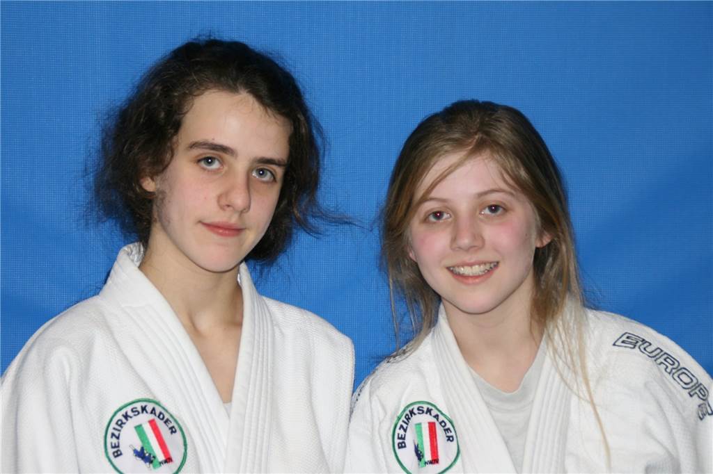 Annika Hof zum Berge (r) und Charline Gerwert schafften 2007 die Qualifikation zur U17-Westdeutschen Meisterschaft.