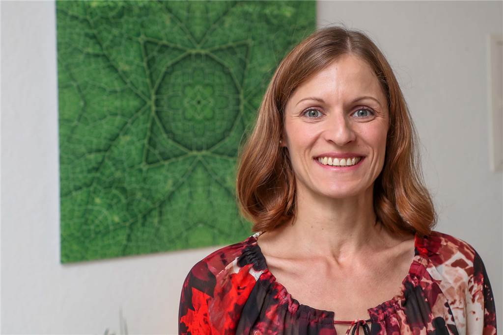 Ich bin dann mal in Trance Annika Matern ist Heilpraktikerin für Psychotherapie und zertifizierte Hypnosetherapeutin aus Dortmund.