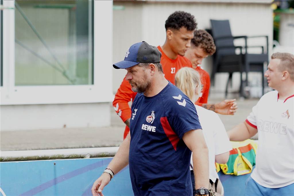 Anschwitzen des 1. FC Köln;