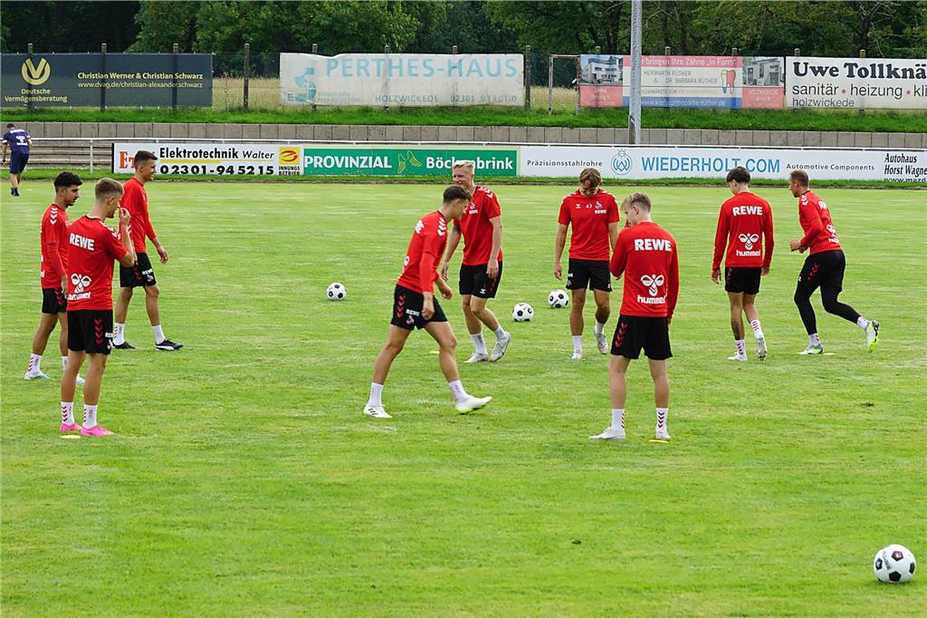 Anschwitzen des 1. FC Köln;