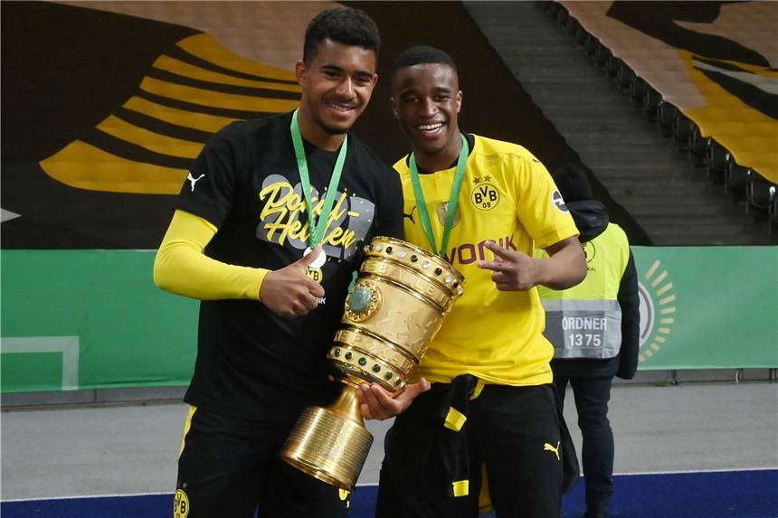 Moukoko und Knauff: Zwei BVB-Profis im Kader der Youth League Ansgar Knauff und Youssoufa Moukoko stehen auf der Kader-Liste für die Youth League.