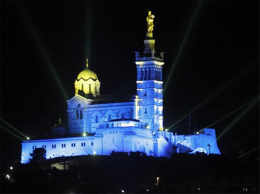 Kulturhauptstadt Marseille feiert Ansicht der KIrche Notre-Dame de la Garde Foto: Guillaume Horcajuelo
