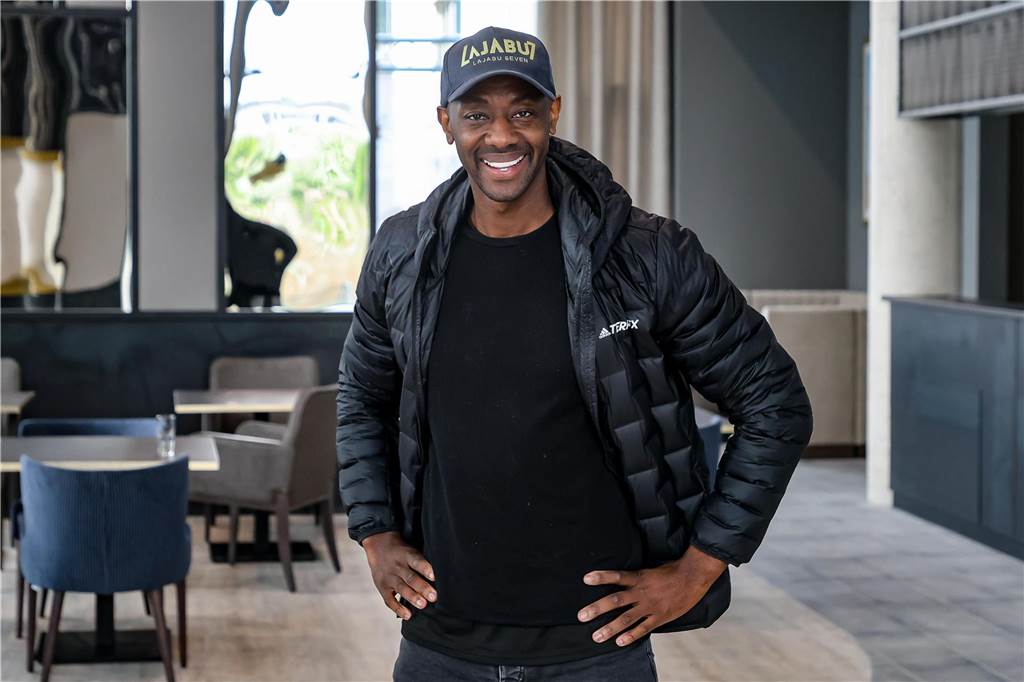Vier Sterneköche kommen zur Gourmedo nach Dortmund: Kulinarischer Höhepunkt im August Anthony Sarpong in seinem Restaurant im Erdgeschoss der "Residenz Phoenixsee"