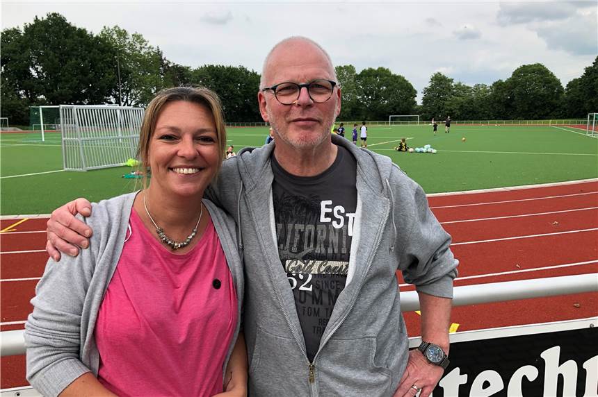 TuRa Asseln veranstaltet ein Turnier mit Fußball-„Legenden“ Antje Haubold und Volker "Enno" Gruß freuen sich auf das Legendenturnier bei TuRa Asseln.