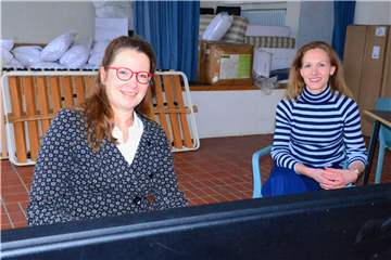 Antje Valentin (l.), Direktorin  der Landesmusikakademie, und Julia Haarmann, Geschäftsführerin des Künstlerdorfes Schöppingen (r.) arbeiten enger zusammen.