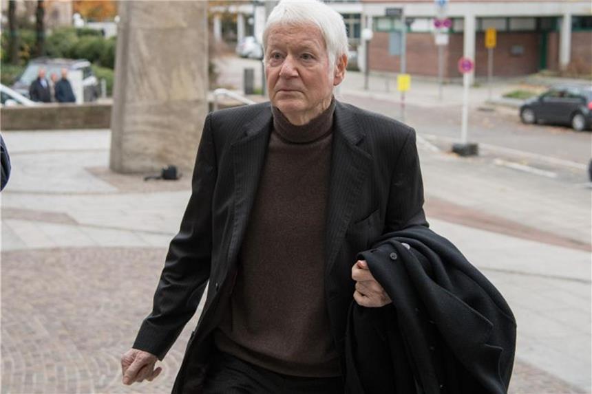Anton Schlecker bleibt lange hoch verschuldet Anton Schlecker wird laut Insolvenzverwalter noch lange hoch verschuldet bleiben. Foto: Deniz Calagan