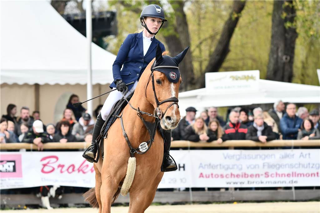 Antonia Ercken versuchte mit zwei Pferden, sich für das Stechen zu nominieren. Sie scheiterte aber beide Male knapp.