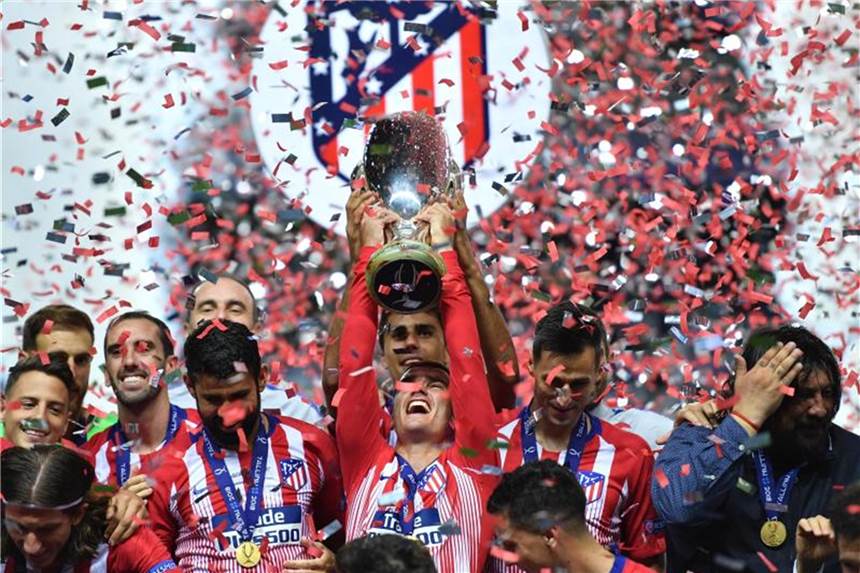 Griezmann zum besten Europa-League-Spieler gekürt Antonie Griezmann (M) gewann mit Atlético Madrid die Europa League. Foto: Marius Becker