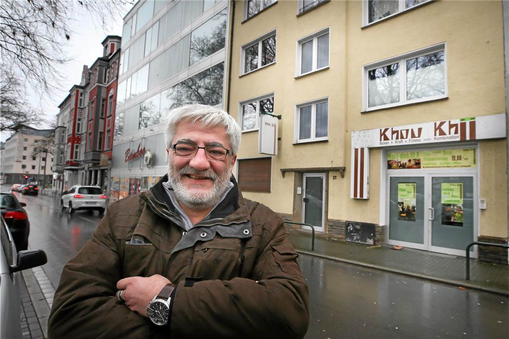 Ostwall war einst Dortmunds Bermuda-Dreieck: Warum von dem Partyviertel nichts mehr übrig ist Antonio Fraile-Vinuelas, von allen nur Toni genannt, steht vor dem Fitness-Studio "Khou Khii".