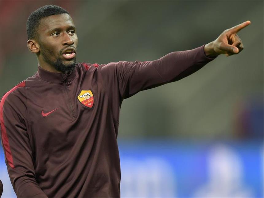 AS Rom und Rüdiger verteidigen Platz zwei in Italien Antonio Rüdiger spielt in Italien für AS Rom. Foto: Federico Gambarini