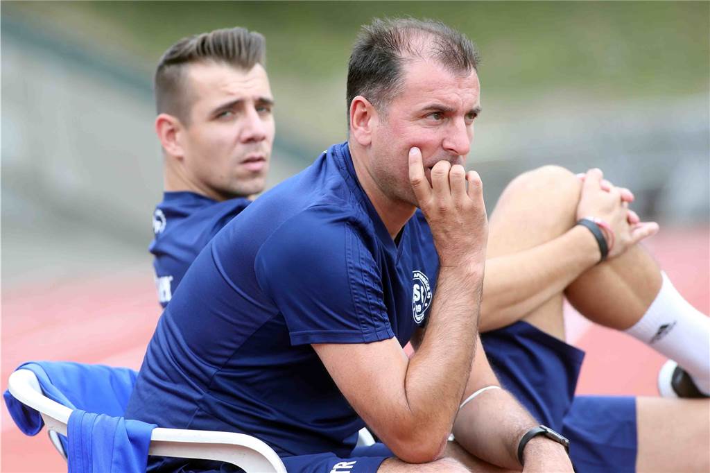 Der ASC 09 Dortmund verliert einen Trainer an den Westfalenligisten TuS 05 Sinsen Antonios Kotziampassis (r.), verliert seinen Co-Trainer Dennis Hübner.