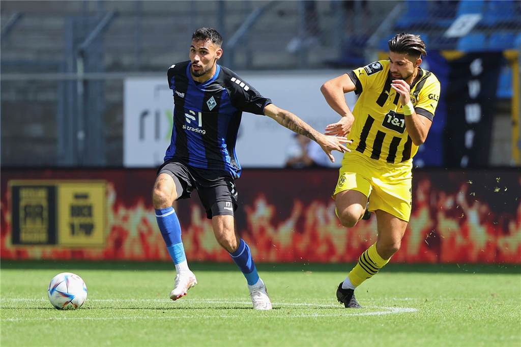 BVB-U23 kämpft mit vielen kleinen Problemen – Papadopoulos-Entscheidung naht Antonios Papadopoulos im Zweikampf.