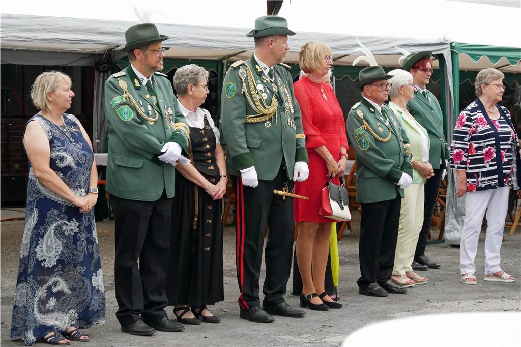 Antreten mit den ehemaligen Majestäten.