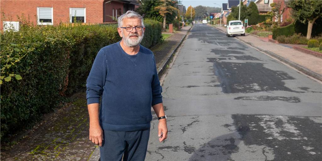 Kontroverse: Asphaltschwellen werden gegen den Willen der Anlieger gebaut Anwohner Otger Bütterhoff möchte keine Asphaltschwellen auf der Marienburger Straße.