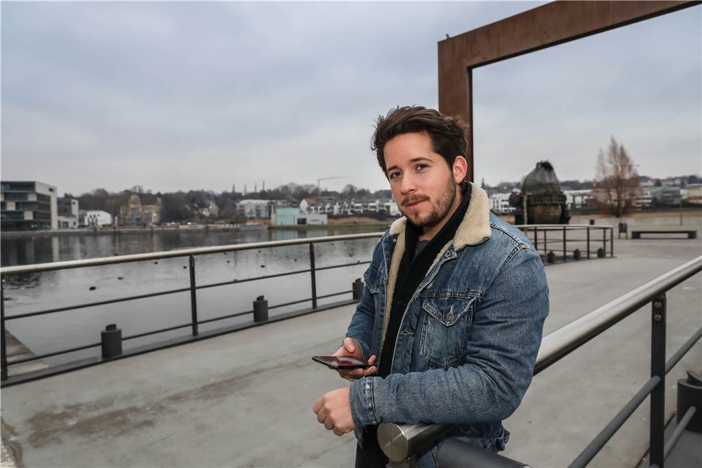 Warum Singles auf Nummer sicher gehen, wenn sie sich zum ersten Mal am Phoenix-See daten Anwohner Sebastian Kraft schätzt, dass rund ein Drittel der Spaziergänger am Phoenix-See ein Date haben. Der 28-Jährige nutzt den See auch als Date-Ort.