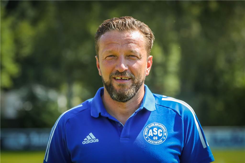 Berater im Amateurfußball? Dortmunder hat klare Meinung: „Kann ich nicht für Ernst nehmen“ Aplerbecks Sportlicher Leiter Samir Habibovic hat kein Problem damit, mit Beratern zu verhandeln.