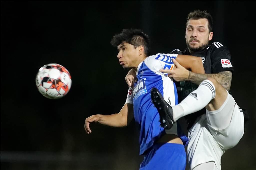 „Ein Riesenschock“: Ein ASC-Stammspieler ist viel schlimmer verletzt als zunächst angenommen Aplerbecks Tomislav Simic (r.) wird dem ASC 09 mit einem Kreuzbandriss mehrere Monate fehlen.
