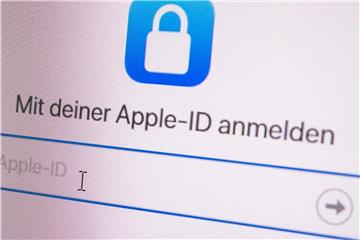 Apple-Nutzer können sich unter privacy.apple.com mit ihrer Apple-ID anmelden und alle Daten herunterladen, die das Unternehmen von ihnen gespeichert hat. Foto: Andrea Warnecke