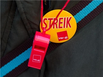 Arbeitgeber dürfen Mitarbeitern eine Prämie in Aussicht stellen, wenn diese nicht bei einem Streik mitmachen. Foto: Daniel Bockwoldt
