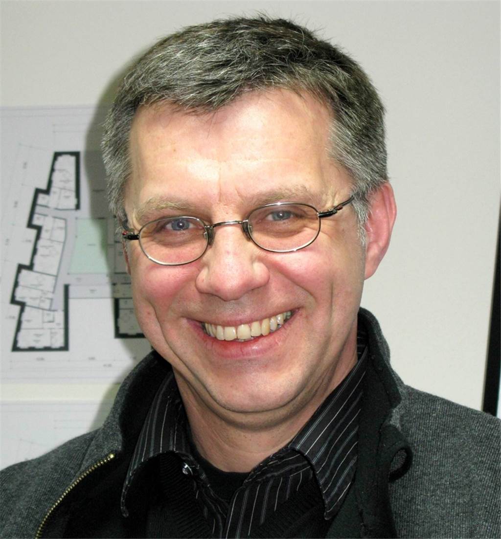 Jägerhof ist für Abriss entkernt: Eigentumswohnungen sind auf dem Markt Architket und Ingenieur Jörg Jäger (Ingenieur-Büro für Baumanagement) entwickelt und plant das Wohnprojekt in Flaesheim.