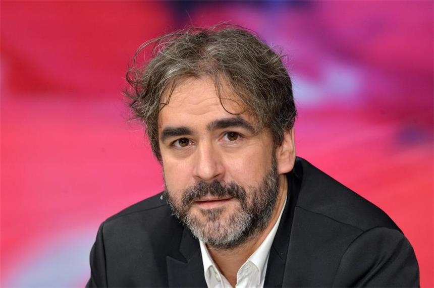 ARCHIV - Der Türkei-Korrespondent der «Welt», Deniz Yücel, aufgenommen am 21.07.2016 in Berlin während der ZDF-Talkshow "Maybrit Illner". Rund sieben Wochen nach der umstrittenen Festnahme des deutsch-türkischen Journalisten Deniz Yücel in Istanbul bekommt die deutsche Botschaft erstmals Zugang zu dem Inhaftierten. (zu dpa:"Deutsche Botschaft erhält erstmals Zugang zu Yücel im Gefängnis" vom 03.04.2017) Foto: Karlheinz Schindler/dpa-Zentralbild/dpa +++(c) dpa - Bildfunk+++