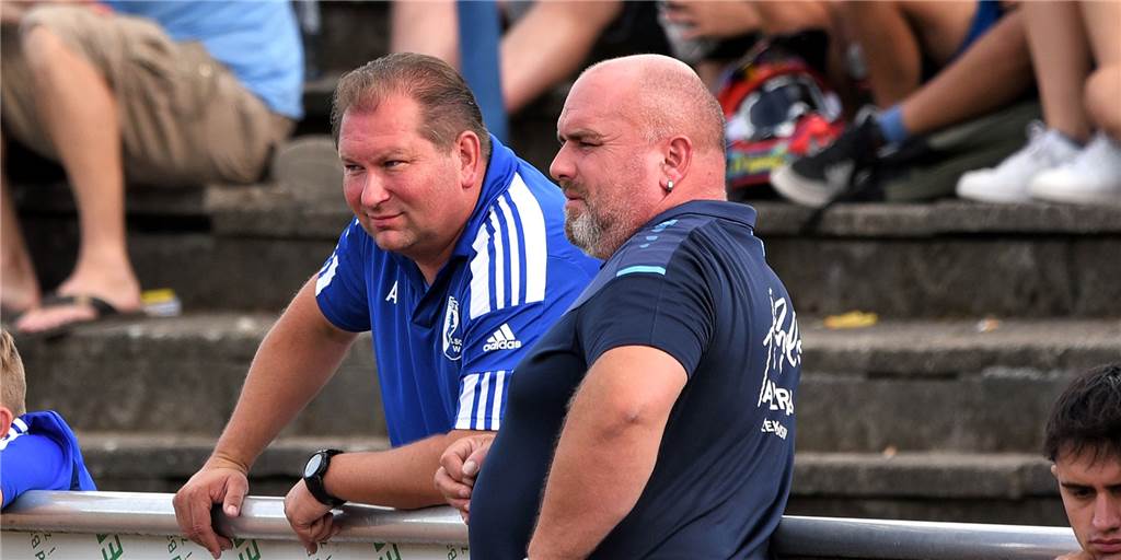 Blau-Weiß Wulfen steht plötzlich ohne Trainer da Arek Knura und Jörg Kirstein an der Bande