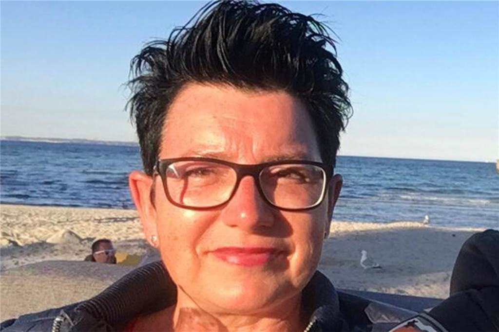 Selbstständige in Dortmund freuen sich über Soforthilfe-Bescheid Ariane Vasiliou ist noch "ganz entspannt", was die Zukunft ihres Mengeder Friseursalons angeht. Sorgen macht sie sich um ihre Mitarbeiterinnen.