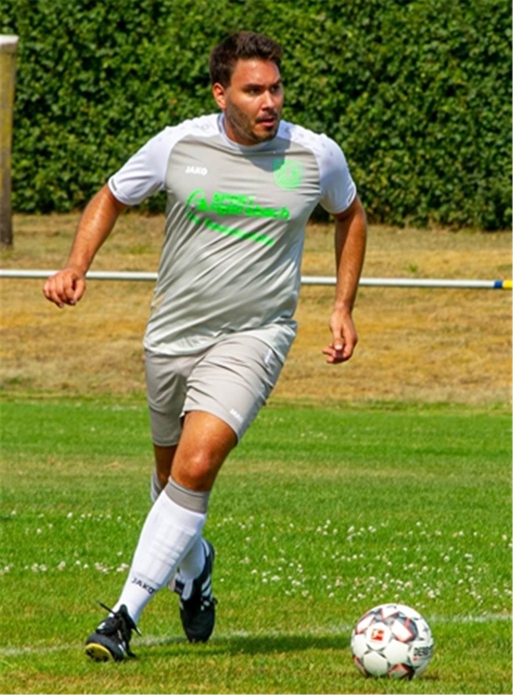Chaos in der Fußball-Saison: Drei Halterner Sportler, drei Meinungen Arne Feldmann versteht nicht, warum die Saison nicht wenigstens unterbrochen wird.