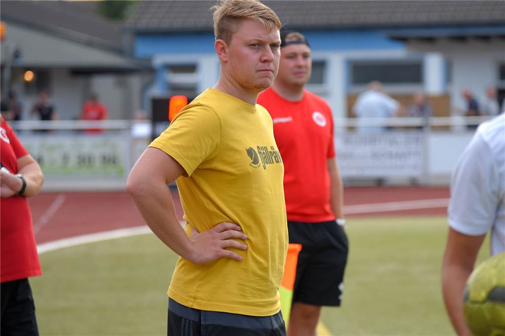 Wie geht es weiter? Die schwierige Suche nach einer fairen Lösung Arne Werner, Co-Trainer des TuS Holzen-Sommerberg.