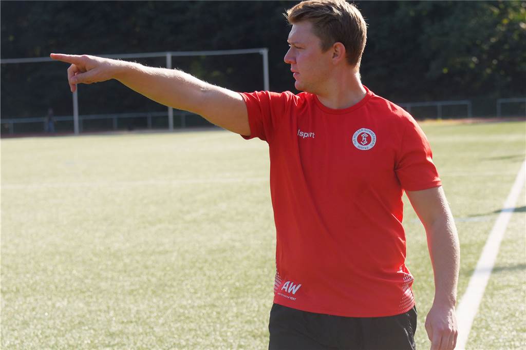 Ein unbekannter Laptop-Trainer in der Traum11 – Jürgen Klopp strahlt bis in die Kreisliga Arne Werner vertraut auch seinem Laptop.