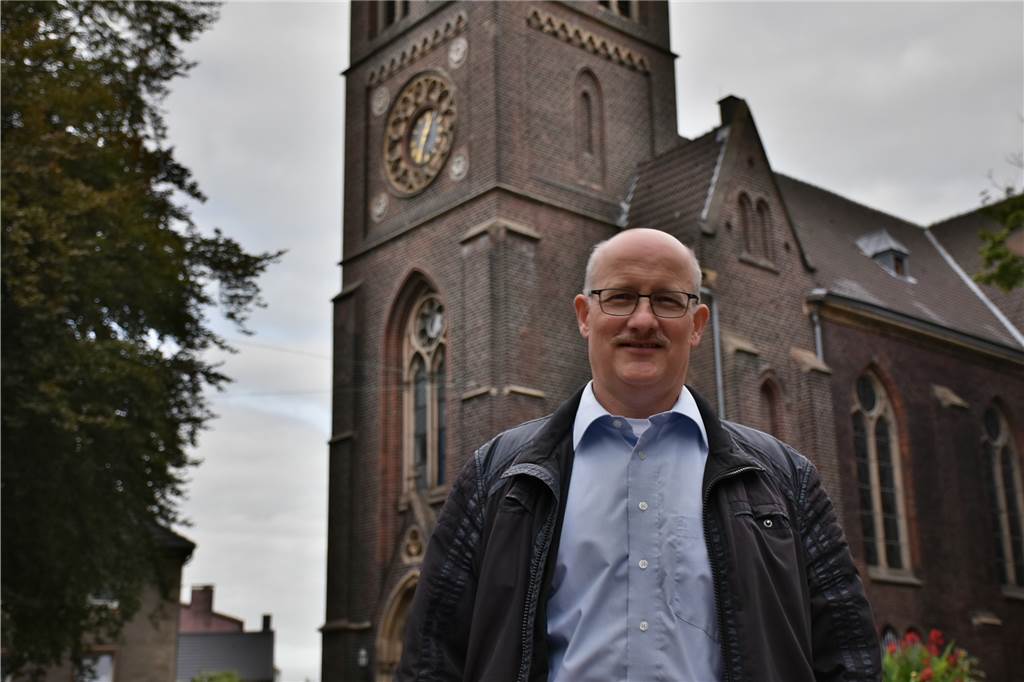 Evangelische Weihnachtsgottesdienste fallen sehr wahrscheinlich aus Arno Wittekind, Pfarrer der evangelischen Paulus-Gemeinde, stünde hinter einer Absage der Gottesdienste. Er entscheidet aber nicht allein.