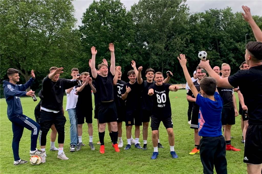 Gemeindefußballfest 2022 in Henrichenburg: 200 Kisten Bier und 500 Bratwürste Arsenal Longdong wurde Zweiter.