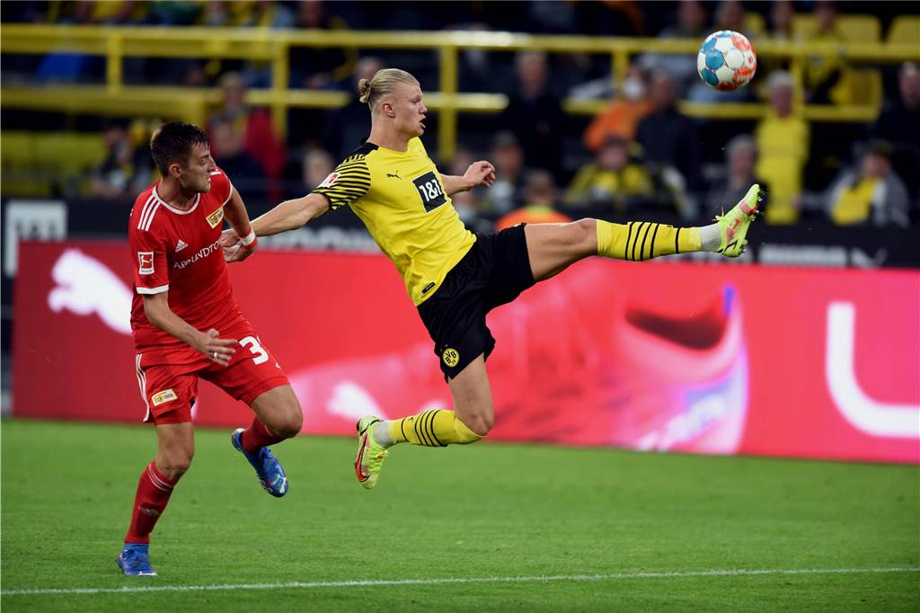 Flugeinlage, Dropkick, Solo: Das sind die fünf schönsten BVB-Tore der Hinrunde Artistisch: Erling Haaland mit irrer Flugeinlage gegen Union Berlin.