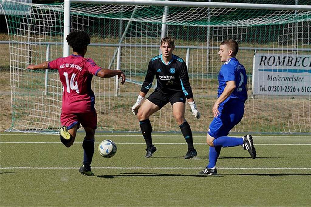 Bezirksliga-Überblick: FC Roj gewinnt torreiches Topspiel trotz sehr früher Gelb-Roter Karte ASC 09 II gewann souverän gegen den Holzwickeder SC II.
