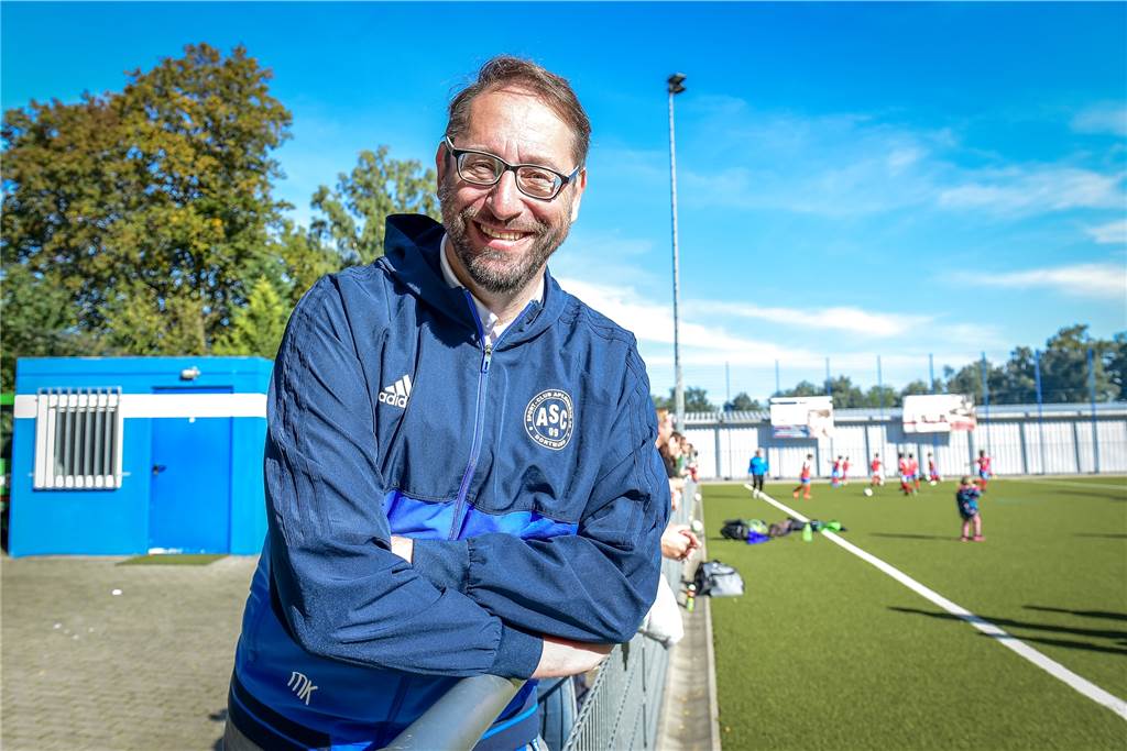 ASC 09 Dortmund ist zurück im Waldstadion - mit ganz großem Abstand ASC-Jugendleiter Matthias Kick hat sich um das Hygienekonzept des Vereins gekümmert.