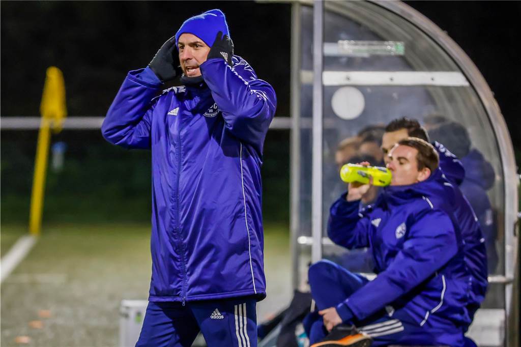Top-Spiel im Kreispokal: Der zweite Anzug passt dem ASC zumindest im Pokal gut ASC-Trainer Antonios Kotziampassis konnte einverstanden sein mit der Leistung seiner zweiten Garde.