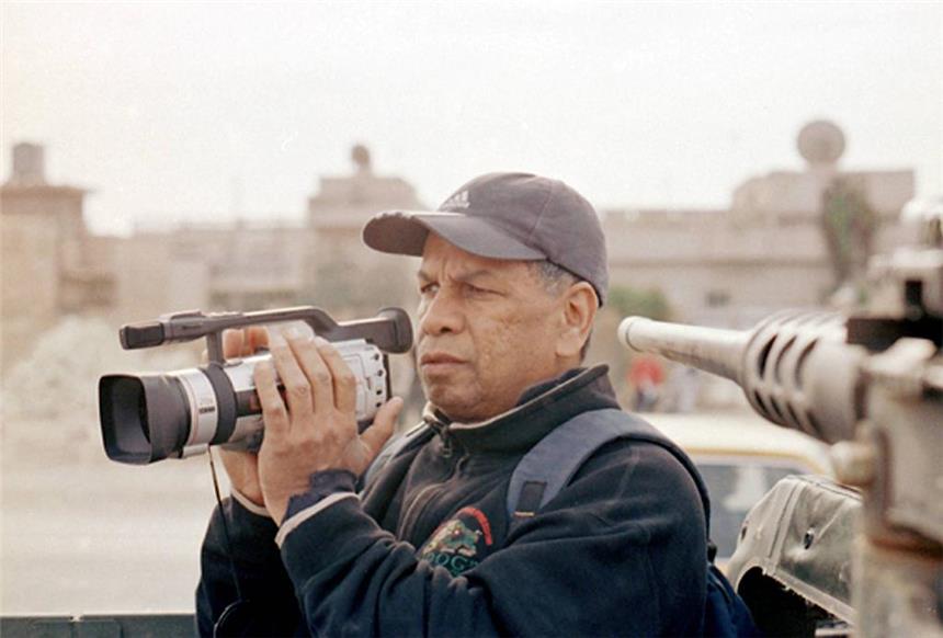 Filme aus dem Krieg über den Frieden Ashwin Raman bei Dreharbeiten im Irak.