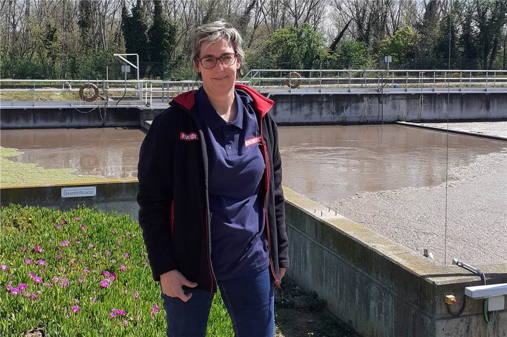 Remondis-Mitarbeiter aus sechs Ländern geben Einblick in Corona-Alltag Assumció Ferrer i Matas (46) ist in Spanien Leiterin der Remondis-Abwasseranlage in Banyoles.