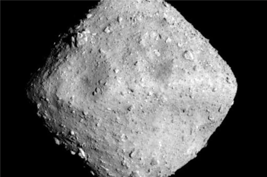 Asteroiden-Lander sendet erste Signale Asteroid Ryugu, aufgenommen mit der ONC-T-Kamera der japanischen Raumsonde Hayabusa2 aus einer Entfernung von 22 Kilometern. Foto: JAXA and Partner Institutions