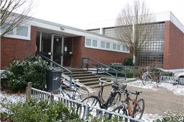 Auch 51 Jahre nach der Eröffnung sind Turnhalle und Schwimmbad noch „recht gut in Schuss“. Renovierungsarbeiten sind aber gleichwohl sinnvoll und notwendig.