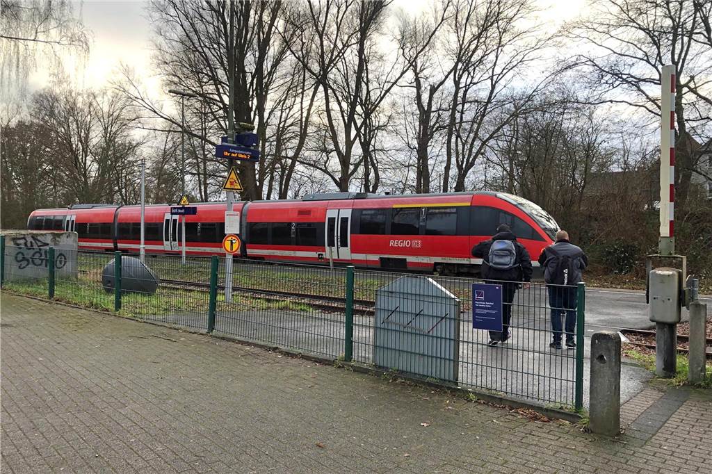 Gutachter über Bus-und Bahnangebot Olfen - Selm: „Damit gewinnen Sie keine Umsteiger“ Auch am Bahnhof Bork steht ein Umbau an. Im fehlt allerdings weiterhin eine Bushaltestelle, so der Gutachter.