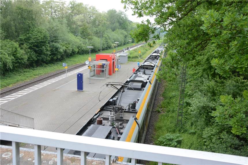 Geänderte Fahrtzeiten auf der Linie RB 50 Auch am Bahnhof Capelle werden die geänderten Fahrzeiten durchschlagen. Fahrgäste können sich telefonisch und im Internet informieren.