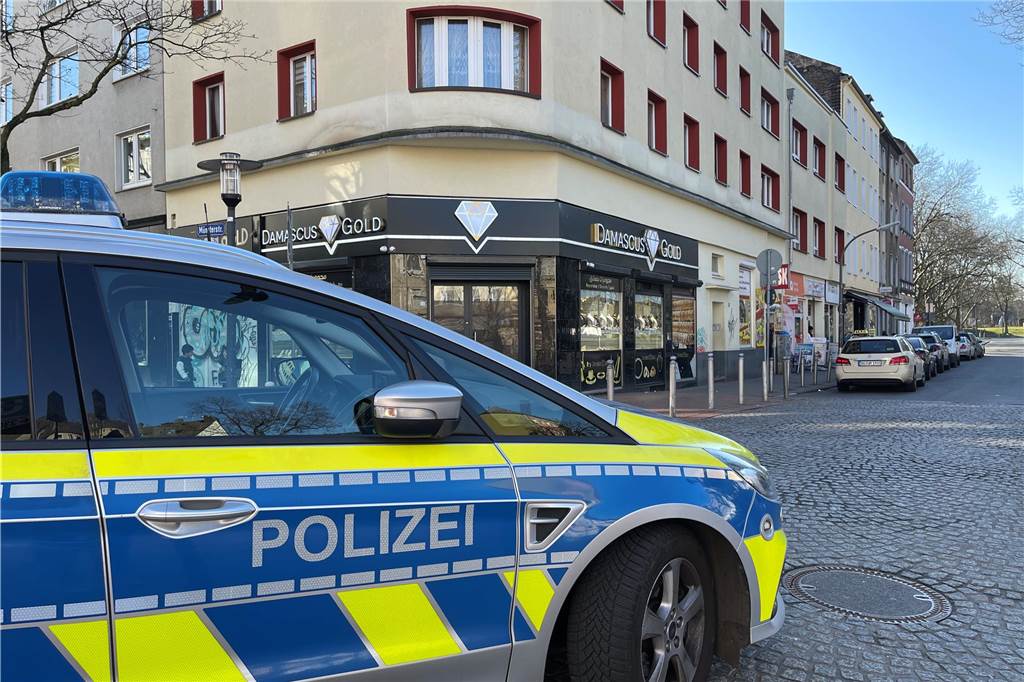 Bewaffneter Überfall auf Juwelier: „Man kriegt einen Schock“ Auch am Montagnachmittag (13.2.) hat es einen versuchten Diebstahl bei einem Juwelier auf der Münsterstraße gegeben. Dabei handelte es sich aber um einen anderen Laden als am Freitag.