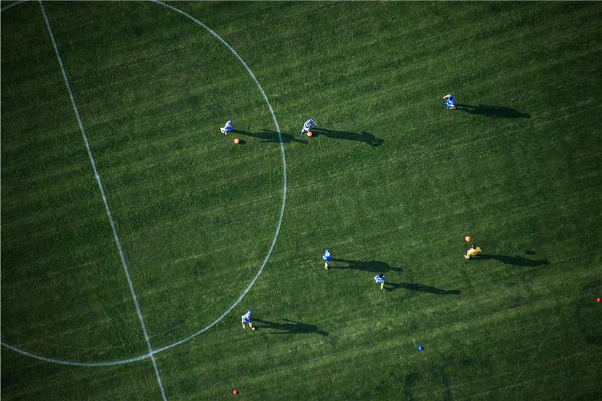 FLVW bietet Amateurvereinen professionelle Video-Analysen mit neuer Hardware Auch Amateurvereine sollen bald die Möglichkeit bekommen, mit einer neuen Hardware mit künstlicher Intelligenz ihre Spiele und Trainingseinheiten professionell aufzunehmen.