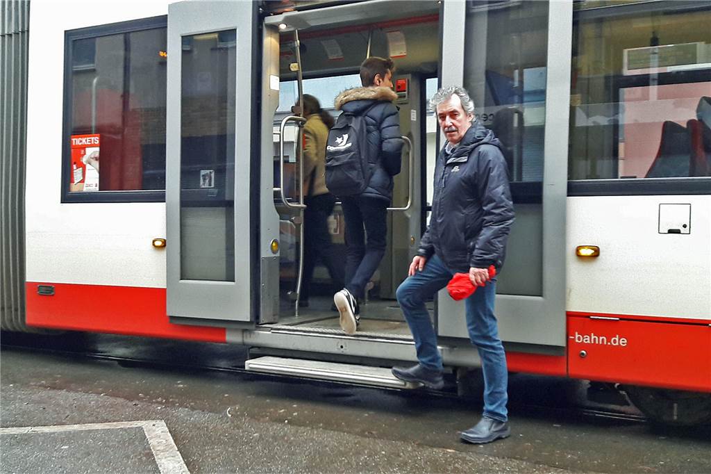 Auch an der Haltestelle Borsigplatz sind die Bahnen bislang nur über Stufen erreichbar.
