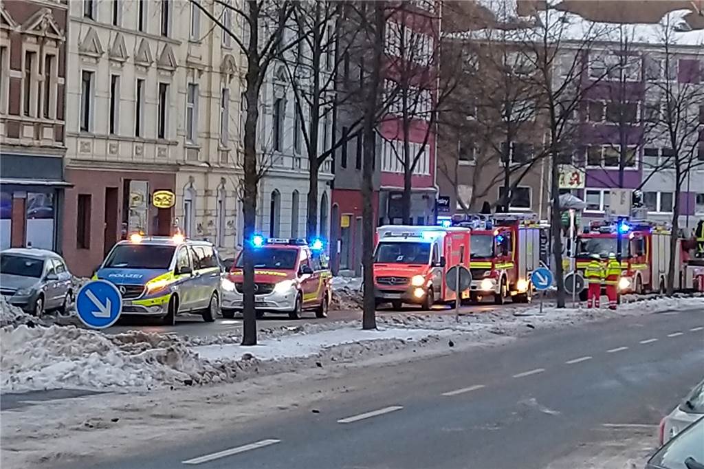 Auch an der Hohen Straße war die Feuerwehr am Samstagnachmittag im Einsatz.