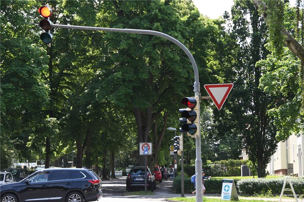 Das Schicksal des grünen Pfeils ist nach 20 Jahren in Lünen besiegelt Auch an der Kreuzung Park-/Viktoriastraße gibt es jetzt kein Ampel-Zusatzschild mit dem grünen Pfeil mehr.