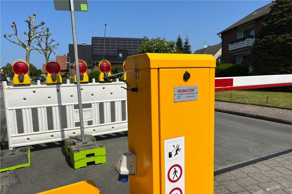 Auch an der Landwehr ist das Kabel der Schranke durchtrennt worden.